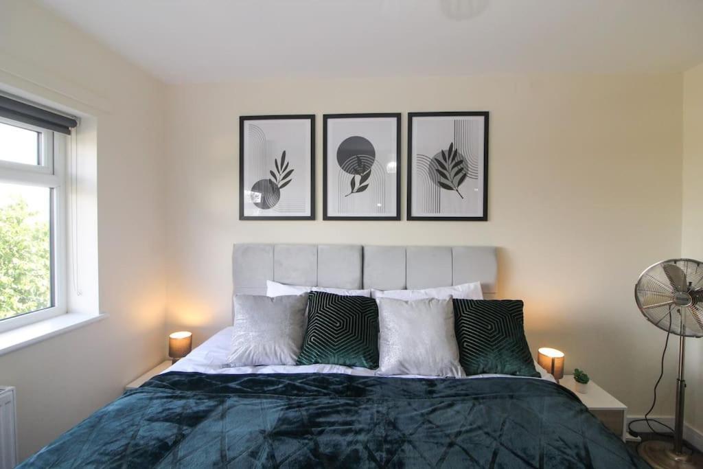 Modern 3 Bed, Contractors Welcome, Bradford Μπράντφορντ Εξωτερικό φωτογραφία